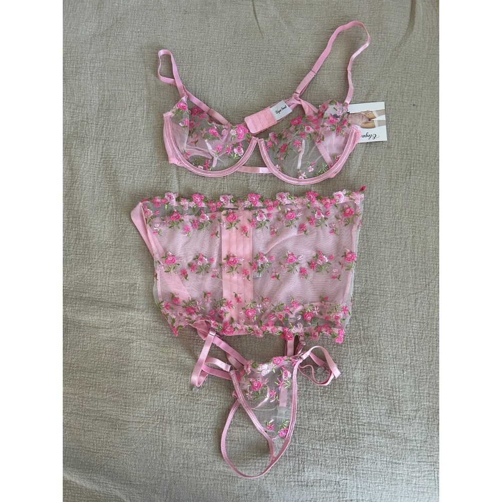 NWT Elegant Moments Sweet Pink Floral Embroidered Waist‎ Three Piece Set L